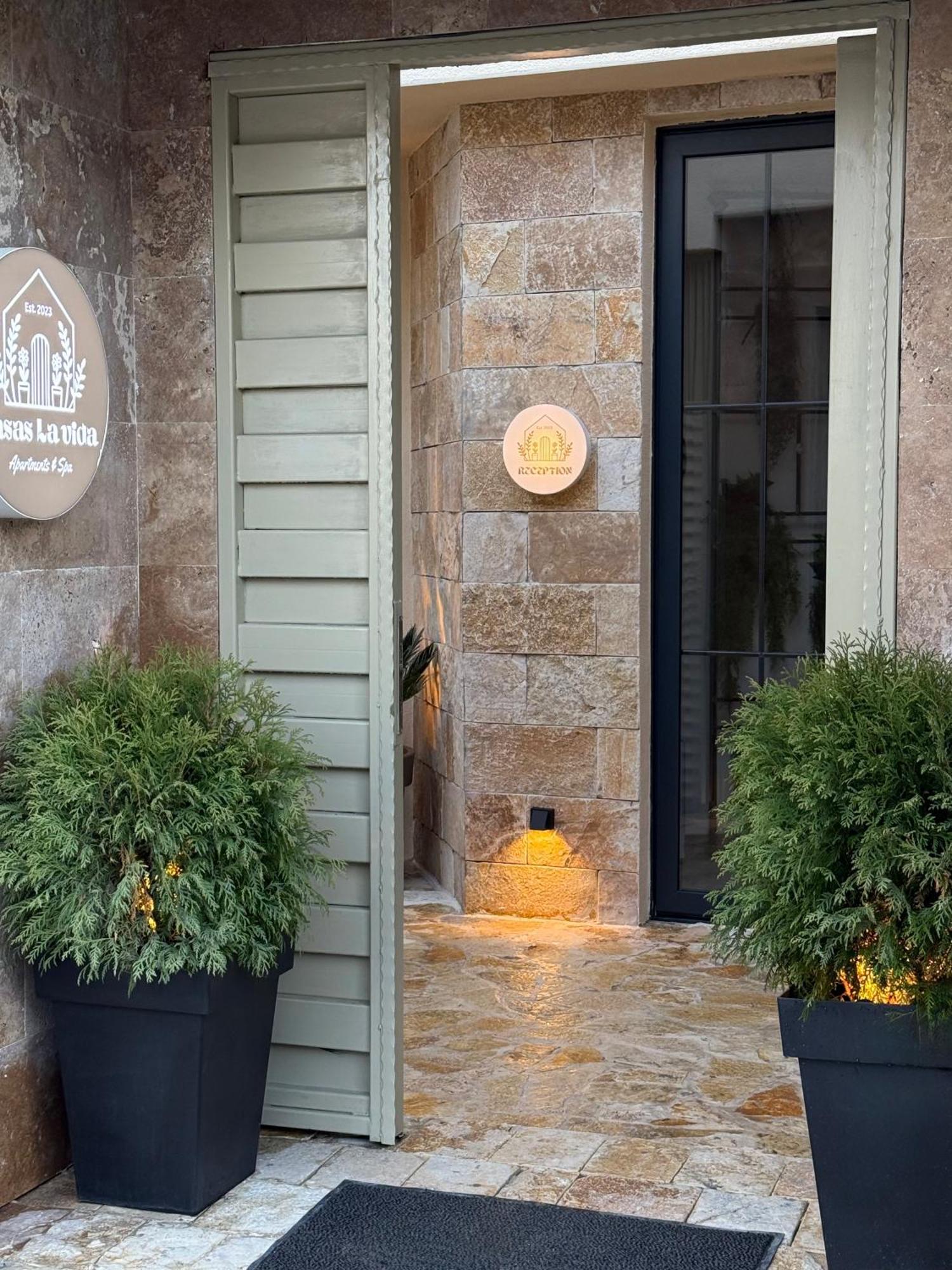 La Vida Apartments Bar Exterior photo